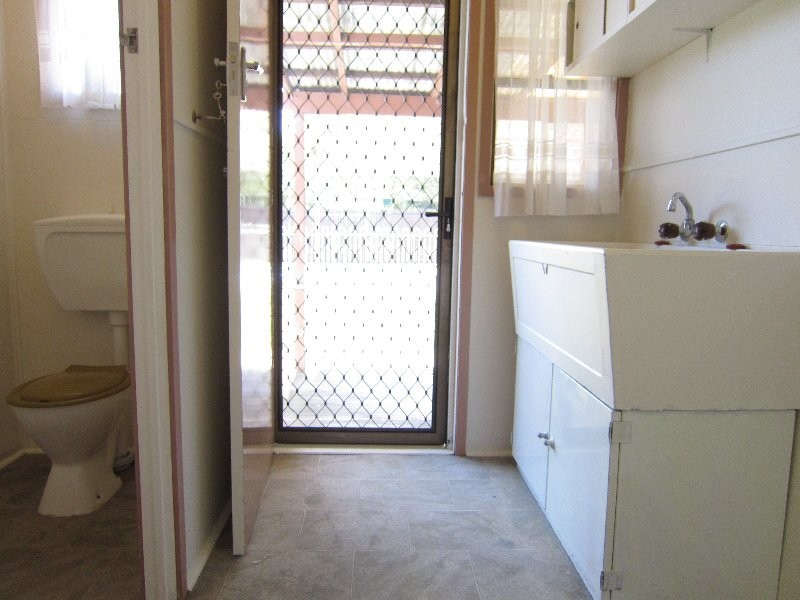 2 Leslie Street, East Ipswich QLD 4305