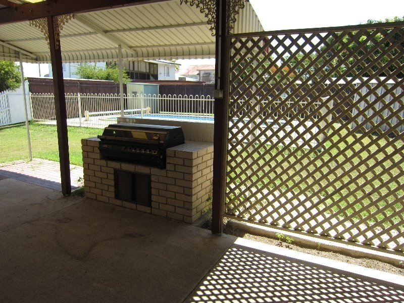 2 Leslie Street, East Ipswich QLD 4305