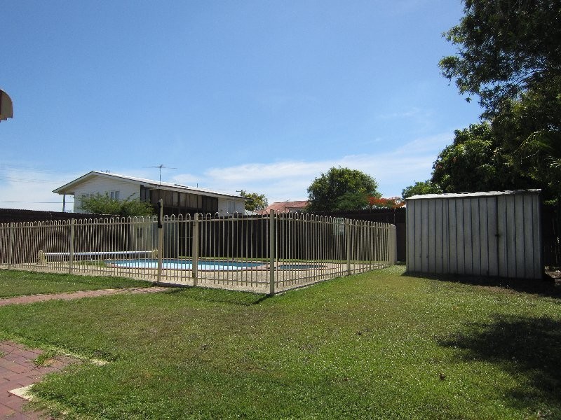 2 Leslie Street, East Ipswich QLD 4305