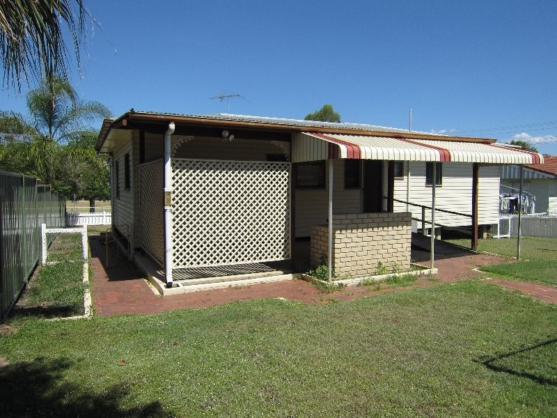 2 Leslie Street, East Ipswich QLD 4305