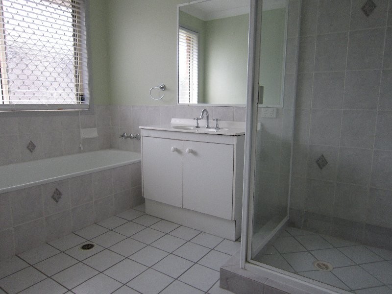 9 Pioneer Drive, Raceview QLD 4305