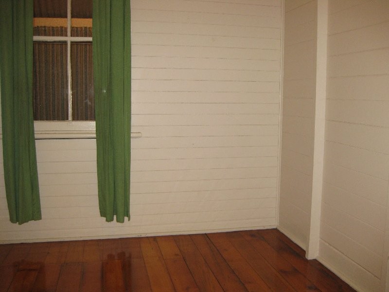 70 Cole Street, Silkstone QLD 4304