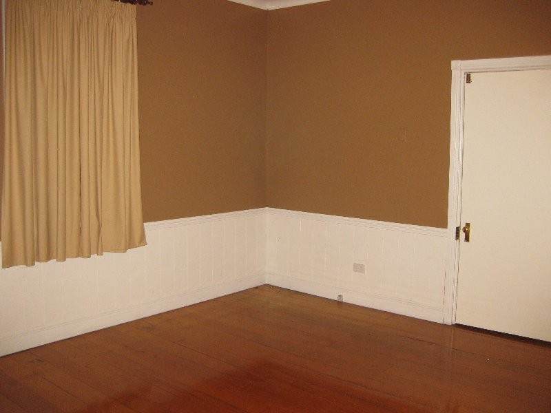 70 Cole Street, Silkstone QLD 4304