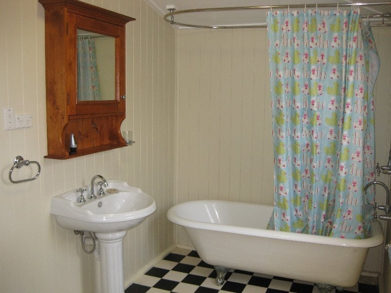 21 Alice Street, Silkstone QLD 4304