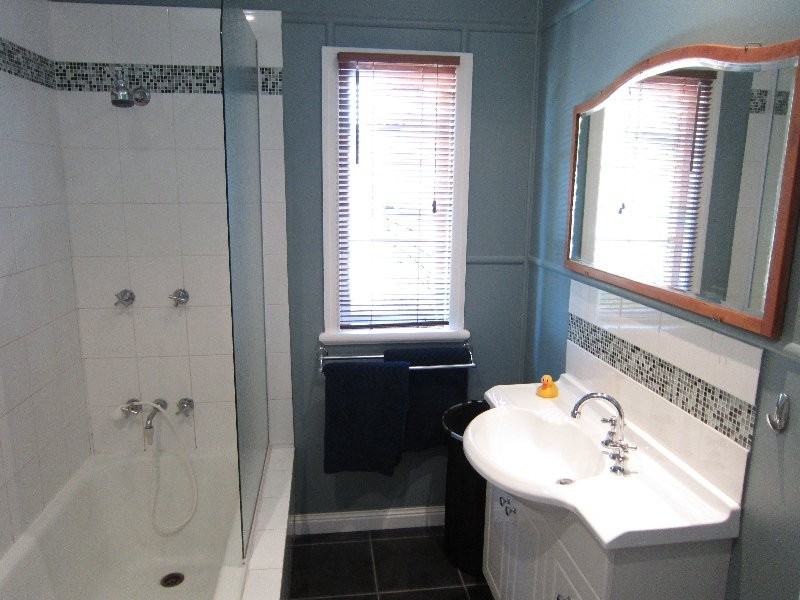 7 Stuart Street, Eastern Heights QLD 4305