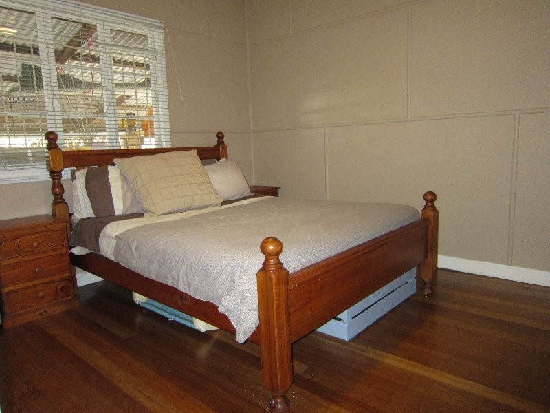 7 Stuart Street, Eastern Heights QLD 4305