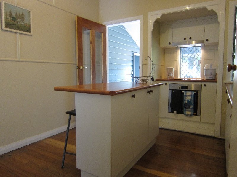 7 Stuart Street, Eastern Heights QLD 4305