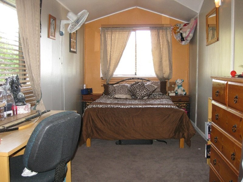 15 Vineyard Street, One Mile QLD 4305