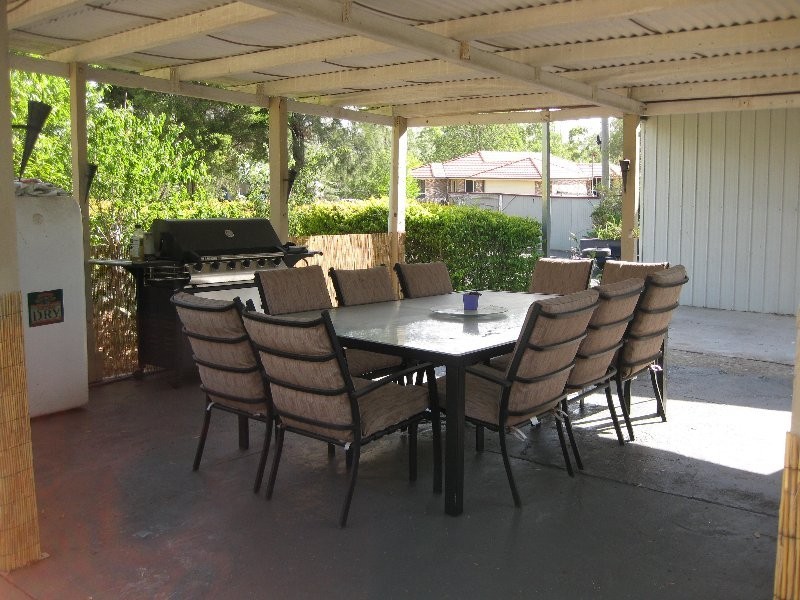 15 Vineyard Street, One Mile QLD 4305