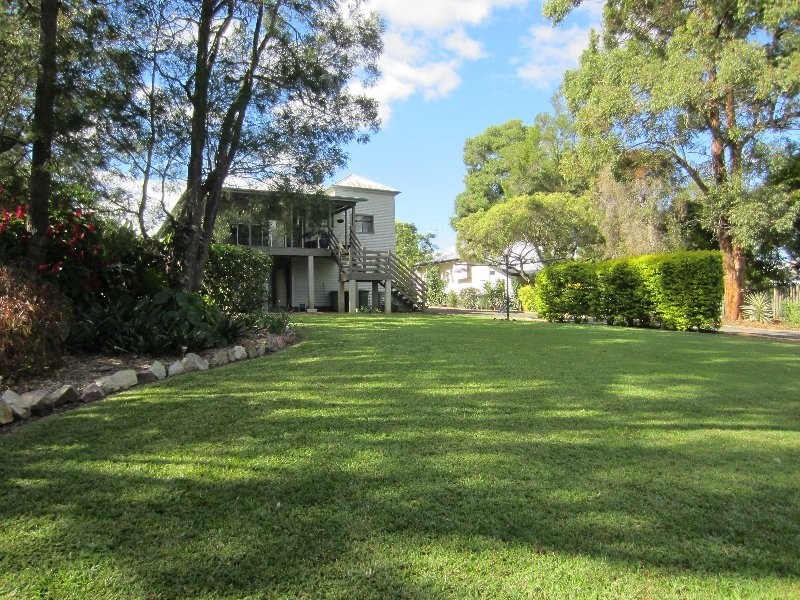 15 Vineyard Street, One Mile QLD 4305