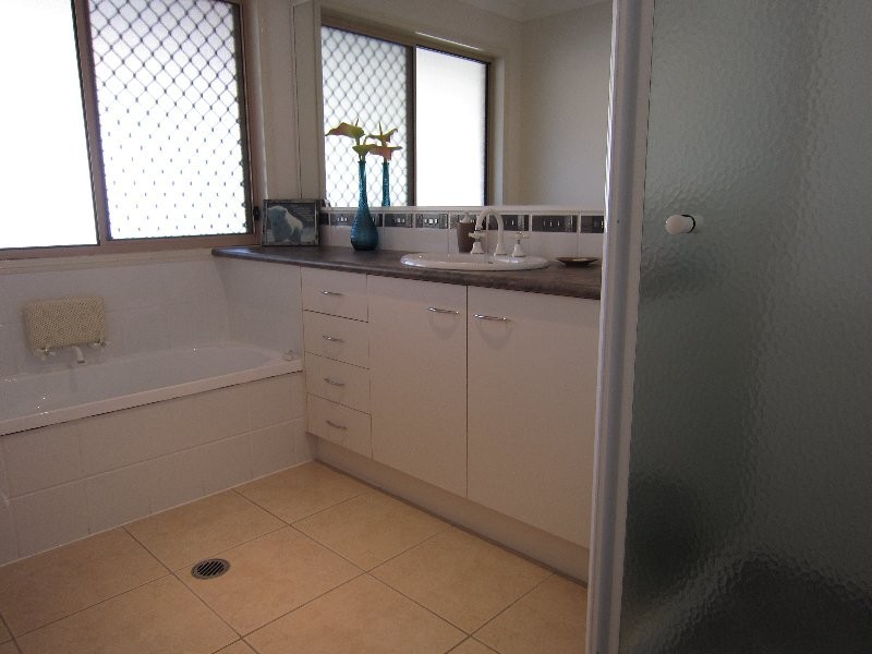 51 Lakeview Drive, Deebing Heights QLD 4306