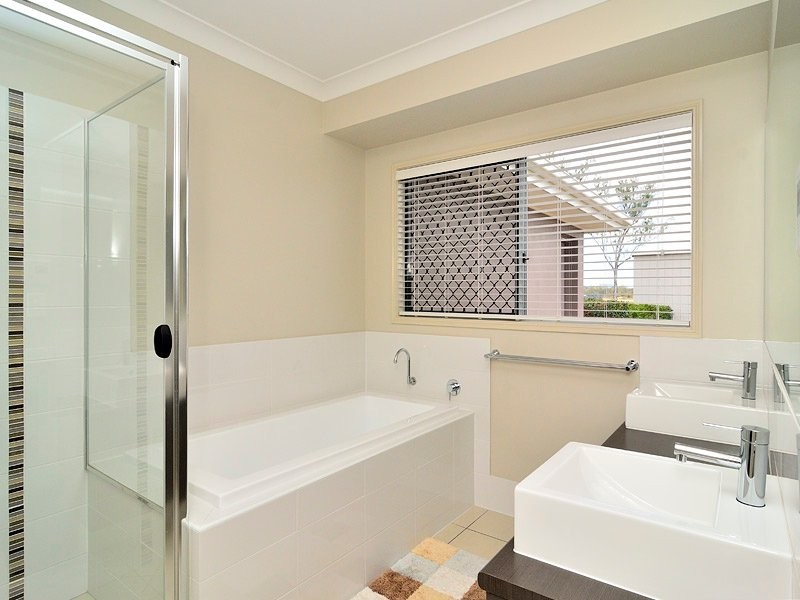 30 Goolman Place, Peak Crossing QLD 4306