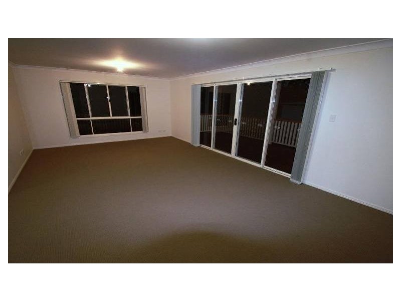 10 Chalmers Place, North Ipswich QLD 4305