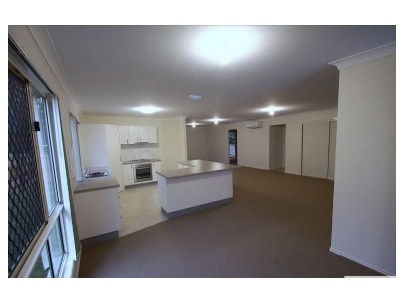 10 Chalmers Place, North Ipswich QLD 4305