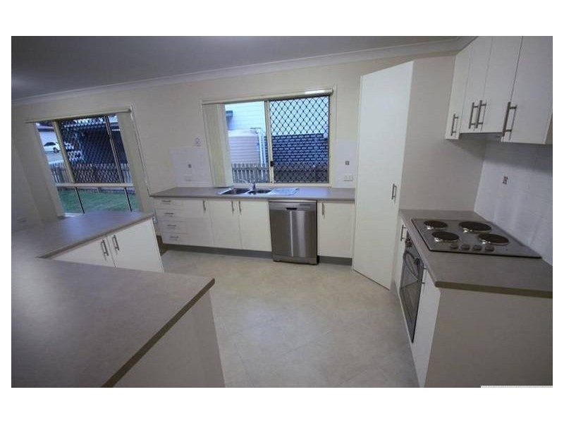 10 Chalmers Place, North Ipswich QLD 4305