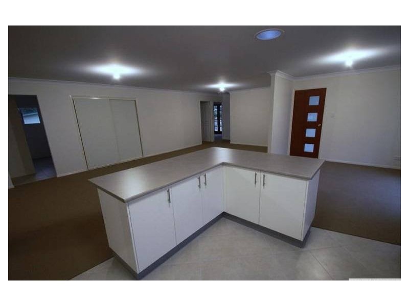 10 Chalmers Place, North Ipswich QLD 4305