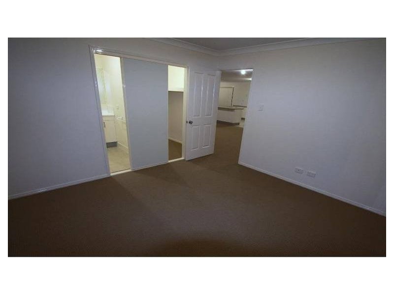 10 Chalmers Place, North Ipswich QLD 4305