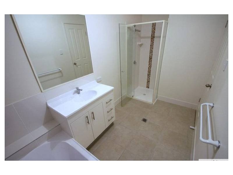 10 Chalmers Place, North Ipswich QLD 4305