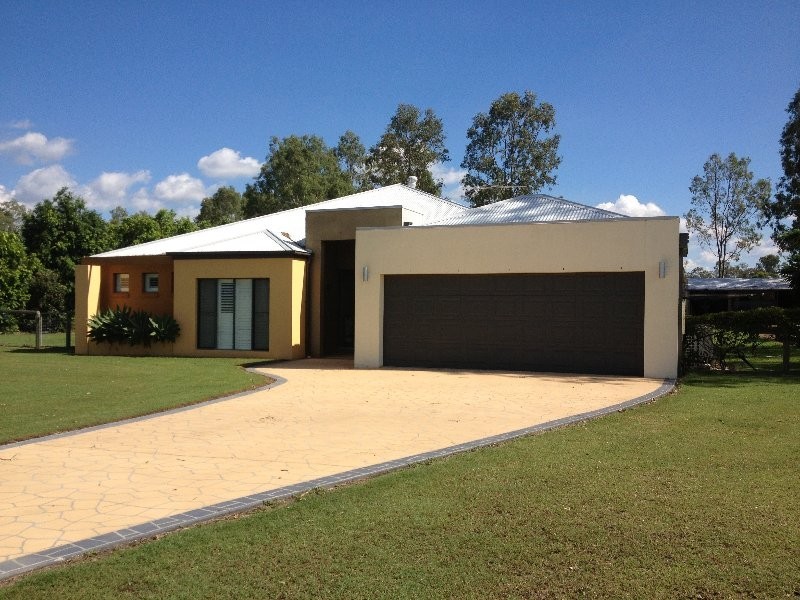 95 President Circle, Karalee QLD 4306