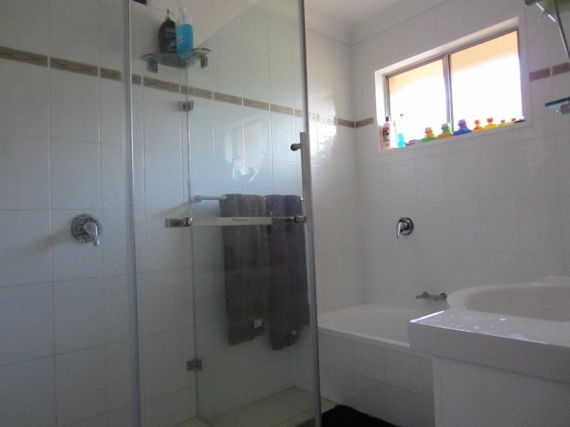 1 Edinburgh Street, Eastern Heights QLD 4305