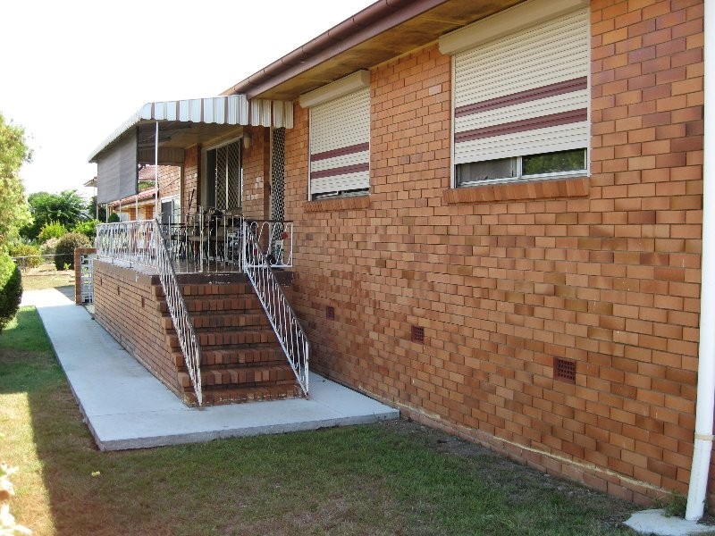 1 Edinburgh Street, Eastern Heights QLD 4305