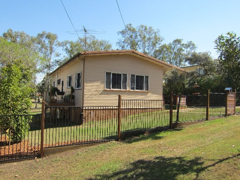 12 Winston Street, Yamanto QLD 4305