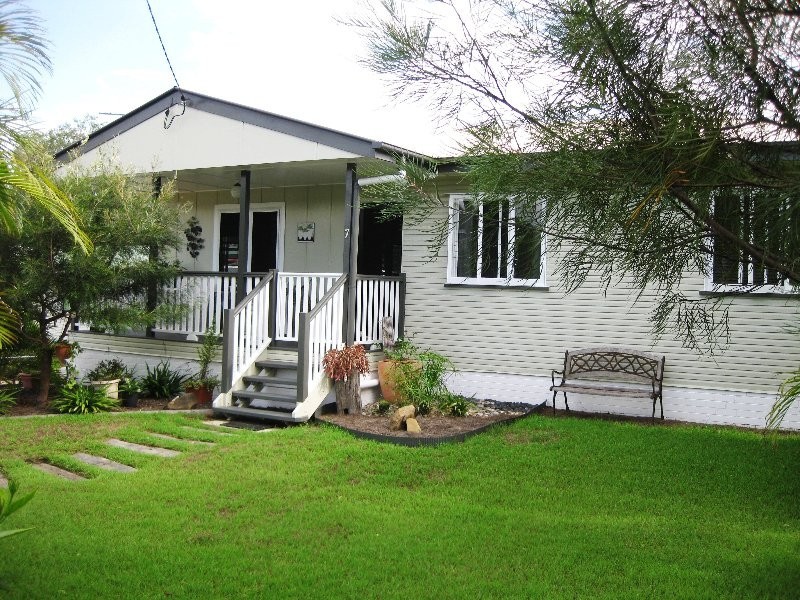 7 Vivian Street, Eastern Heights QLD 4305