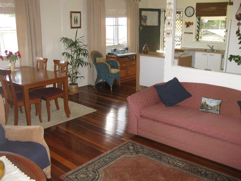 7 Vivian Street, Eastern Heights QLD 4305