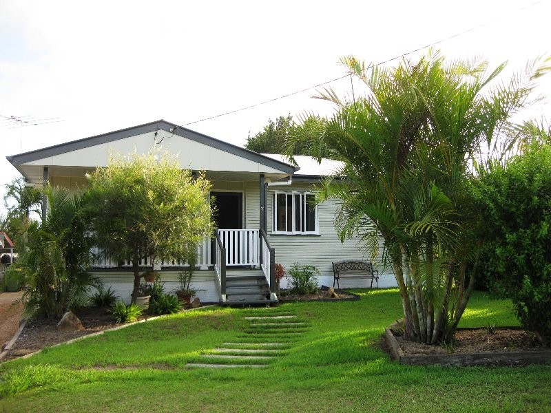 7 Vivian Street, Eastern Heights QLD 4305