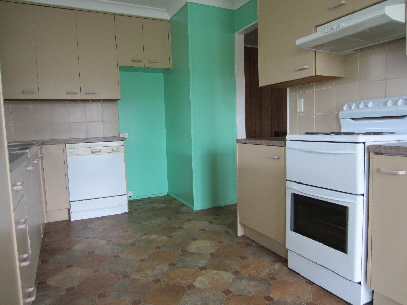 9 Hutchins Street, Tivoli QLD 4305