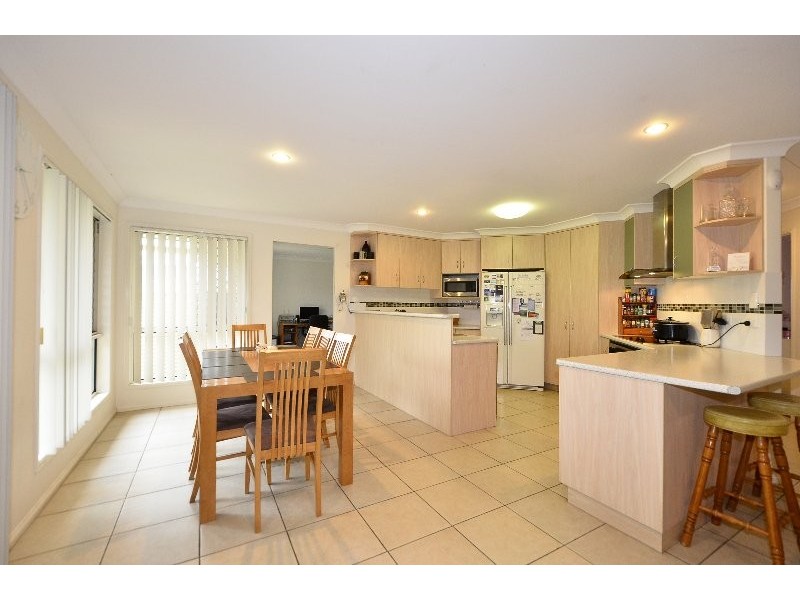 185 Edwards Street, Flinders View QLD 4305