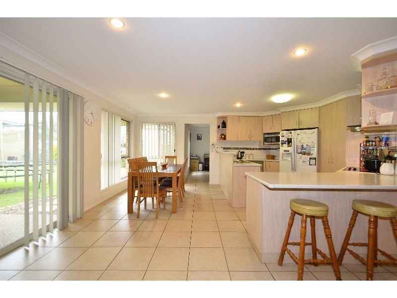 185 Edwards Street, Flinders View QLD 4305