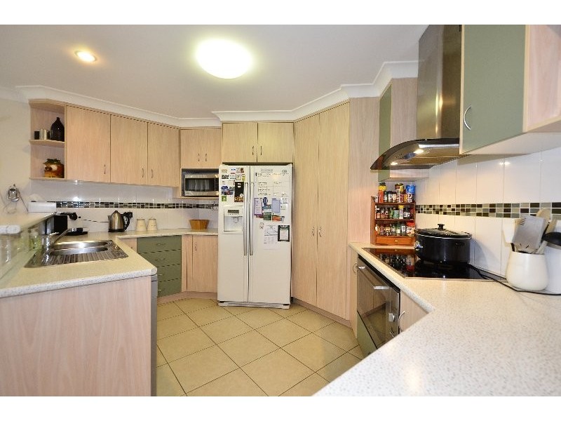 185 Edwards Street, Flinders View QLD 4305