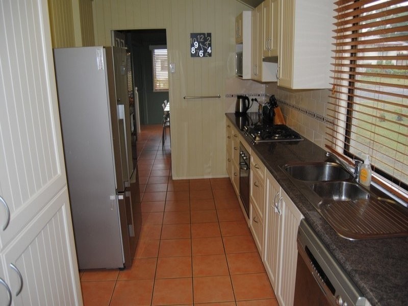 28 Greenham Street, Raceview QLD 4305