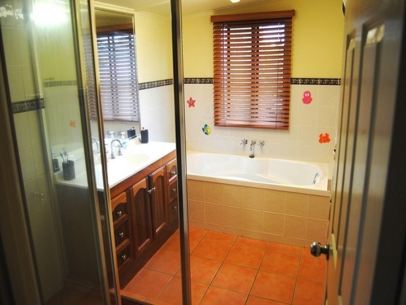 28 Greenham Street, Raceview QLD 4305