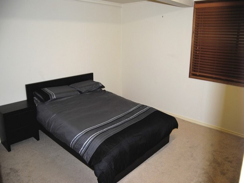 28 Greenham Street, Raceview QLD 4305