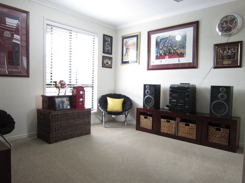 11 Dannika Way, Deebing Heights QLD 4306