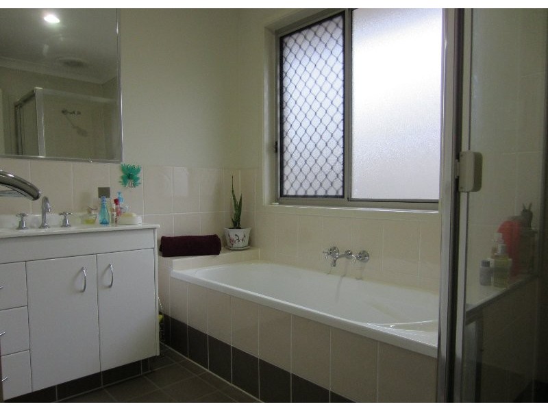 9 Bosswood Court, Yamanto QLD 4305