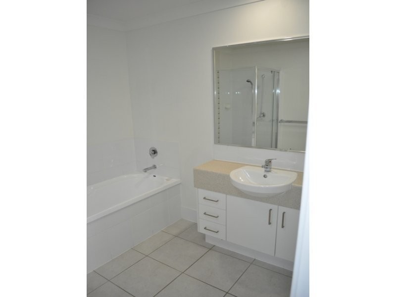 13/15 Workshops Street, Brassall QLD 4305