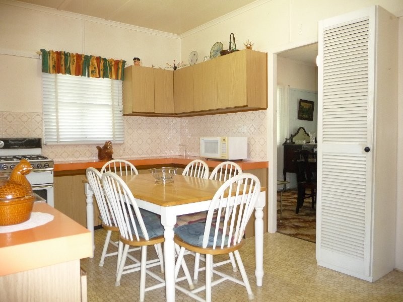 11 Shapcott Street, Eastern Heights QLD 4305