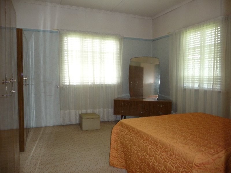 11 Shapcott Street, Eastern Heights QLD 4305