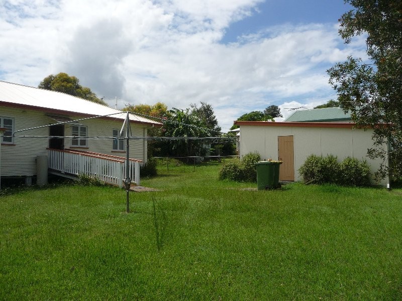 11 Shapcott Street, Eastern Heights QLD 4305