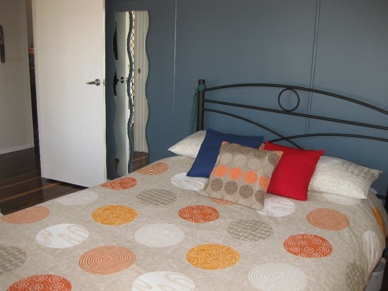 9 Rogers Street, Silkstone QLD 4304