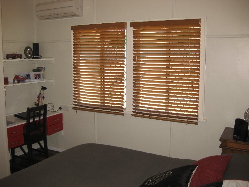 9 Rogers Street, Silkstone QLD 4304