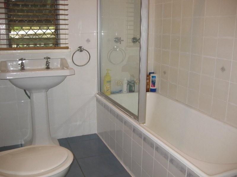 9 Rogers Street, Silkstone QLD 4304