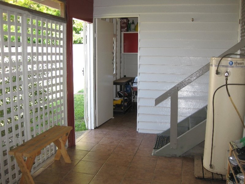 9 Rogers Street, Silkstone QLD 4304