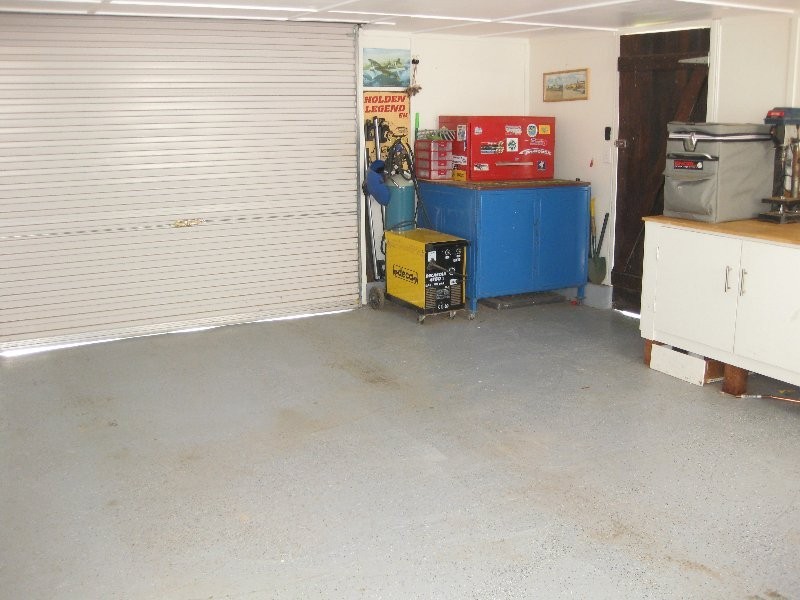 9 Rogers Street, Silkstone QLD 4304