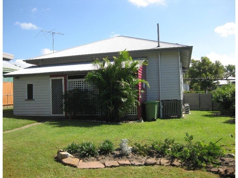 9 Rogers Street, Silkstone QLD 4304