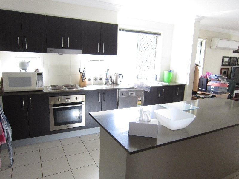 9 Piccadilly Court, Deebing Heights QLD 4306