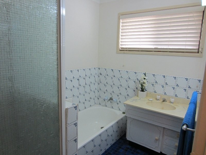 15 Cleary Street, Bundamba QLD 4304